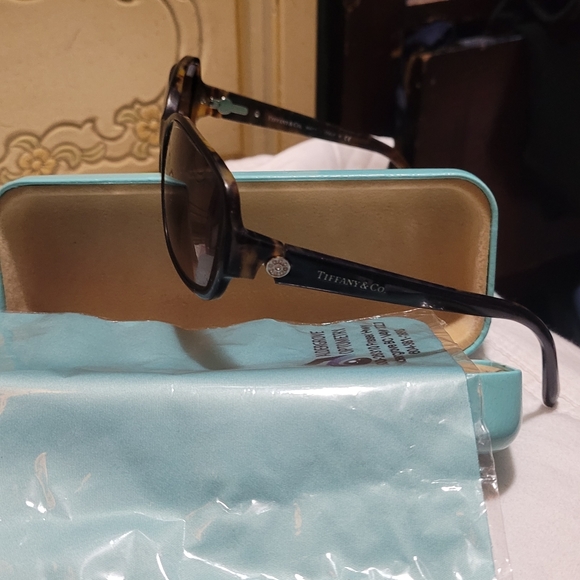 Tiffany sun glasses and brand new unopened prescription glasses with case&cloth - Picture 16 of 16
